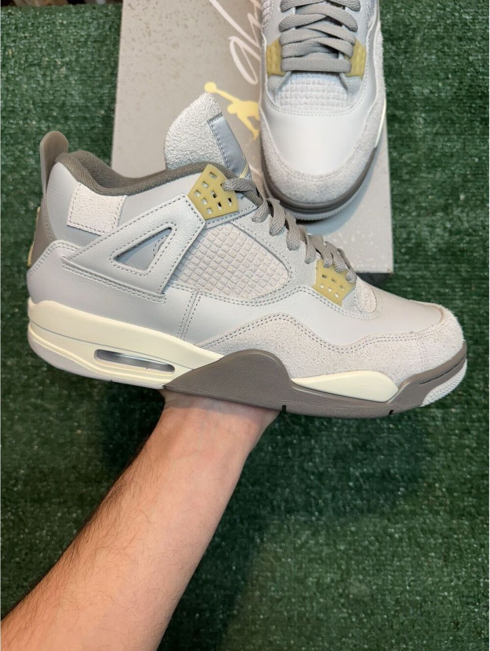 Jordan Retro 4 Craft Photon Dust Size 10.5